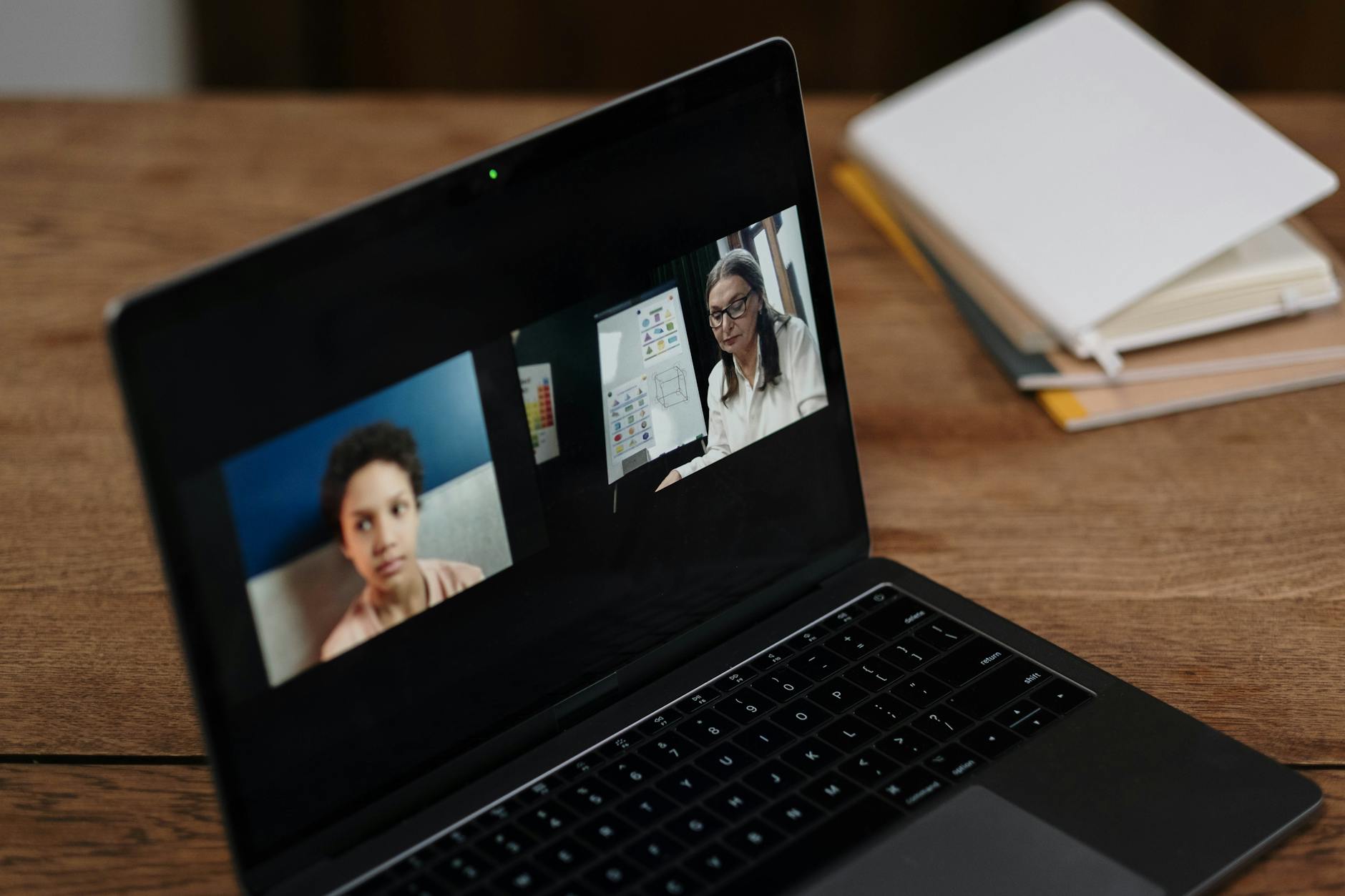 online class in a laptop
